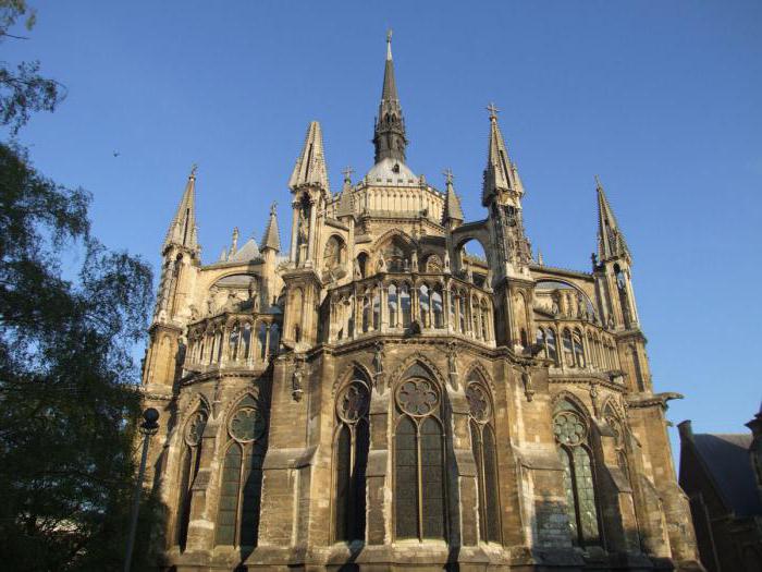 Reims katedrála