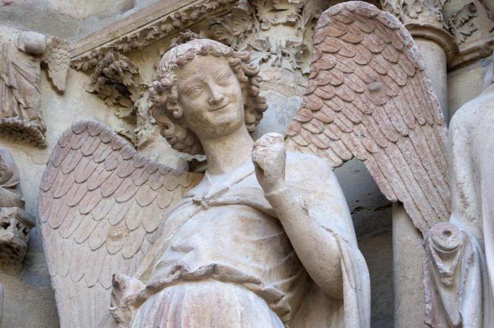 usmívajícího se anděla Reims katedrály