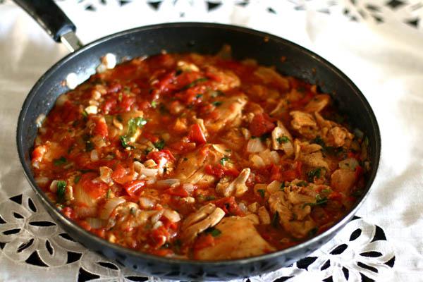 Chakhokhili kurczaka z ziemniakami zdjęcie