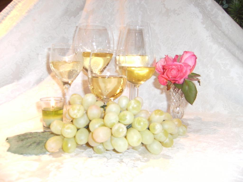 Šampanjec in grozdje