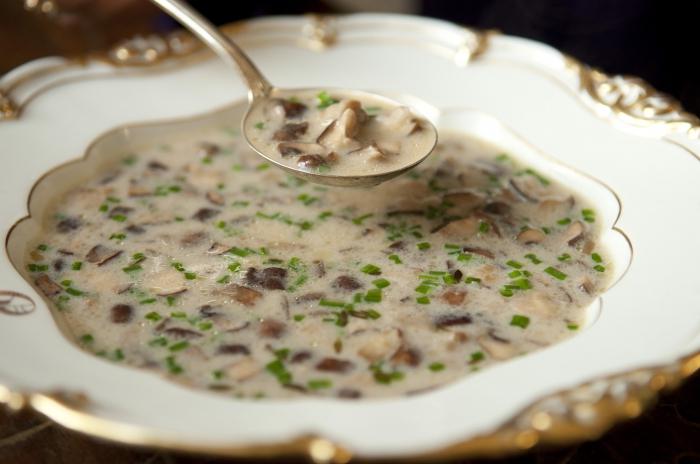 zuppa con champignon freschi