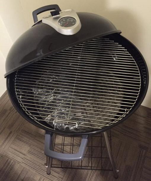 grill węglowy z wędzarnią