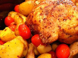 пиле, изпечено във фурната с картофи