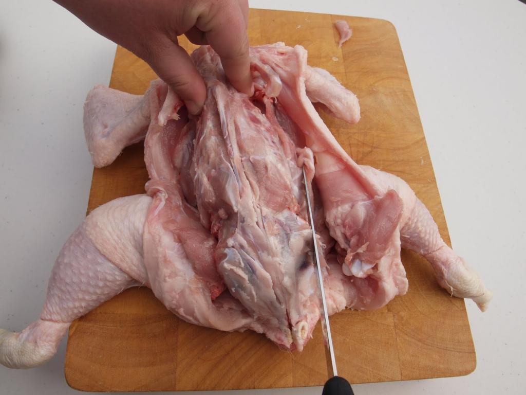 Как да изрежете пилето за готвене на галантин