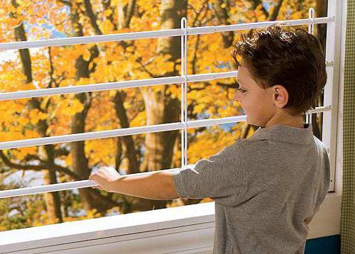 Защита на детето върху пластмасови прозорци