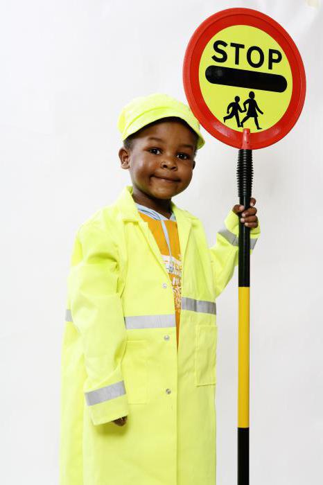 sicurezza stradale per bambini della scuola materna