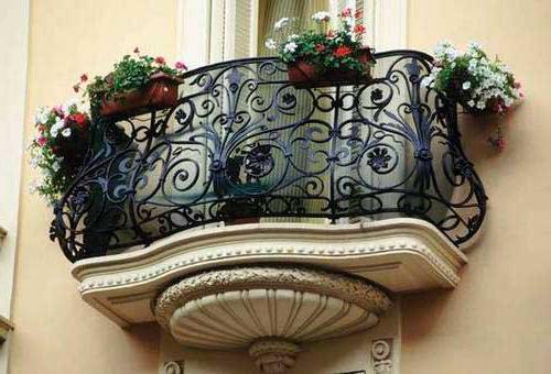 kovaný francouzský balkon