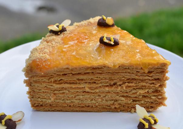 Класическа рецепта за медена торта със снимки