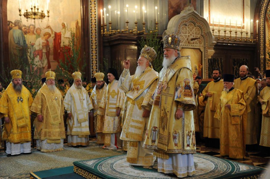 Biskupové jsou voleni z černého duchovenstva
