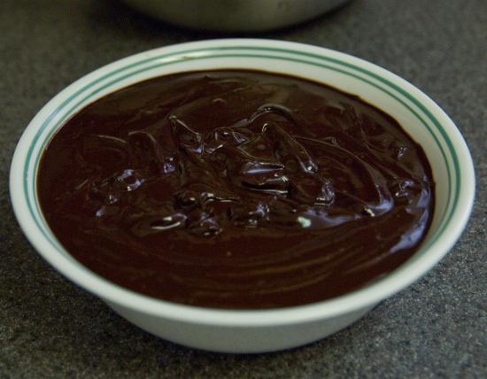 glassa di cacao al cioccolato denso