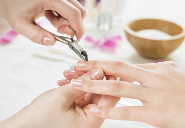 połączony manicure pedicure
