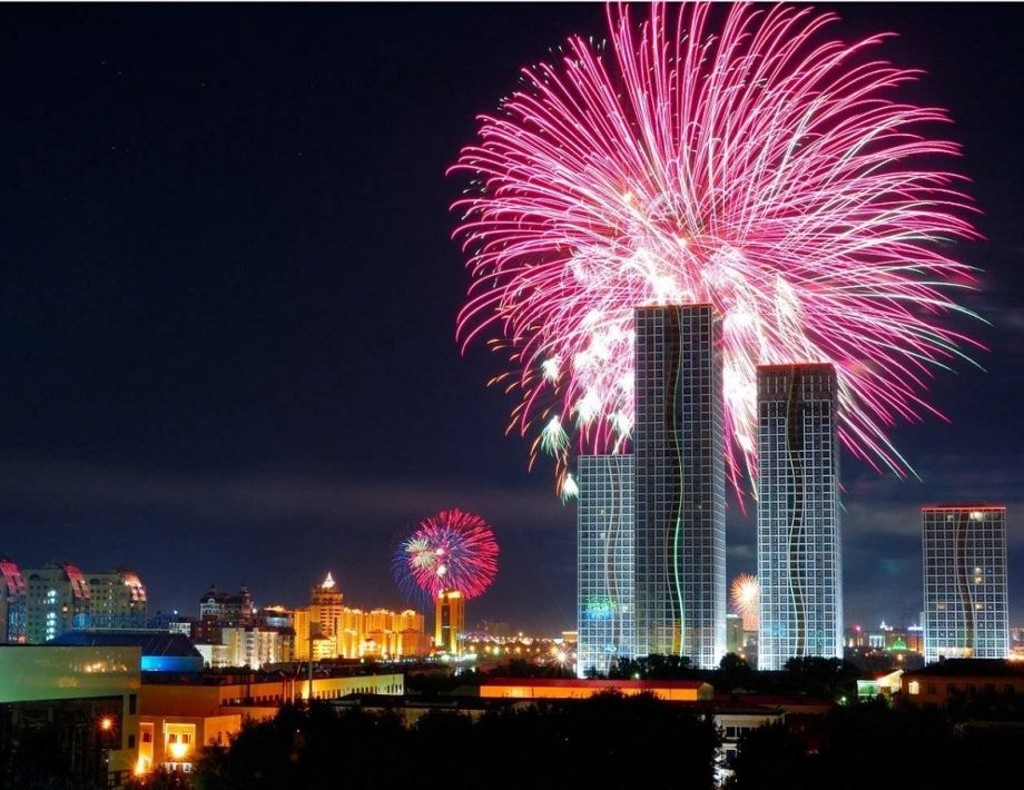 Fuochi d'artificio per il Giorno della Costituzione