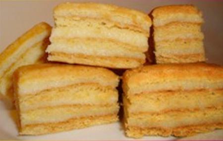 Medena torta je preprost recept za pripravo tort