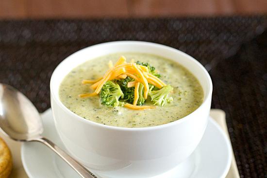 brokuły i zupa serowa