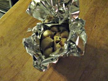 rustikální brambory v mikrovlnné troubě