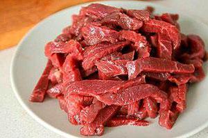 Корејска салата од краставца са месом