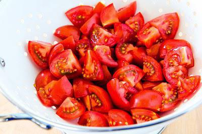 okurky v rajčatové šťávě pro zimní recepty