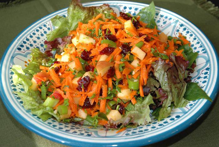 piatti di barbabietole e carote