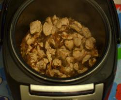 Piletina s gljivama i krumpirom u laganom štednjaku