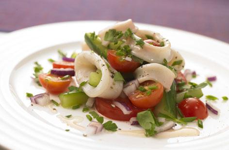 insalata con calamari e cetrioli