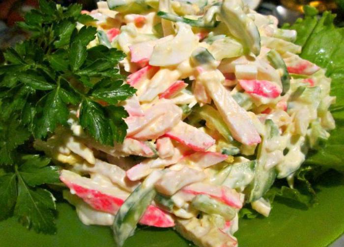 insalata con calamari e bastoncini di granchio ricetta