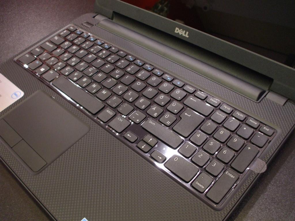 Dell Inspiron 3521 notebooková klávesnice a touchpad
