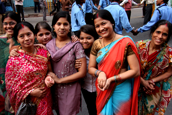 Indyjskie kobiety w stroju narodowym