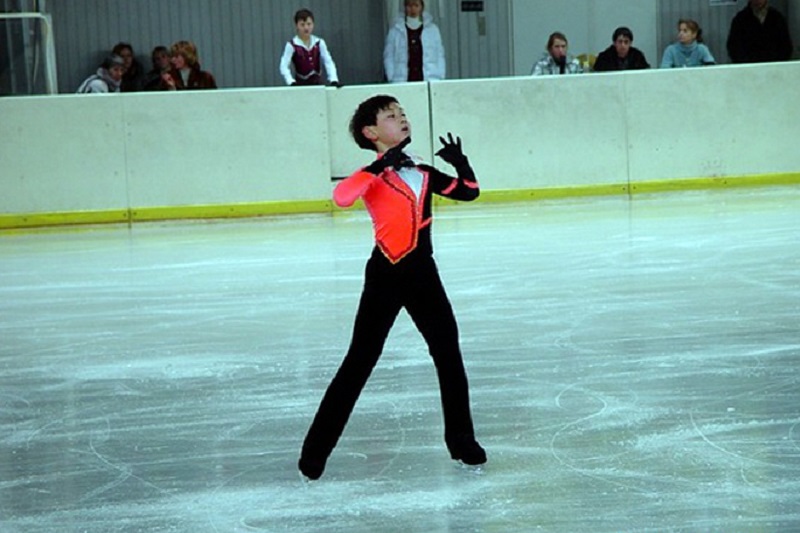 novizio skater Denis Ten