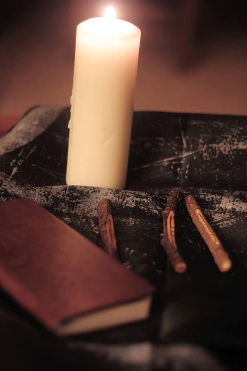 svíčka pro věštění na Vánoce