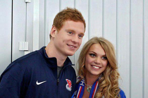 хокеј играч Дмитри Кугрисхев и његова девојка