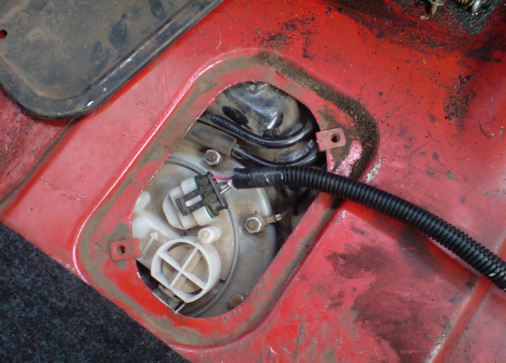 Usmjerite zamjenu pumpe za gorivo