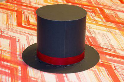 papierowy kapelusz