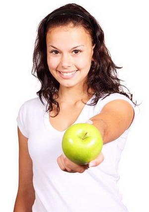 koliko ogljikovih hidratov je v jabolku