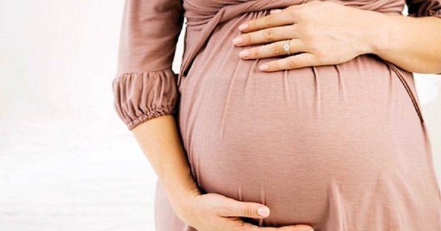 sen vysněný sen těhotenství pro břicho ženy