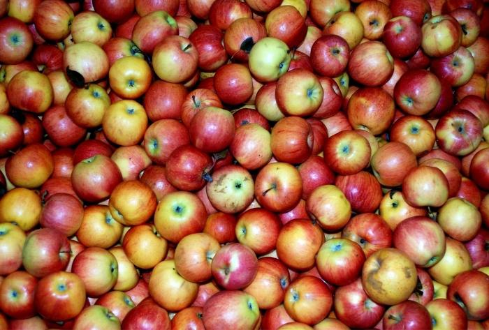 какво мечтае за червени ябълки