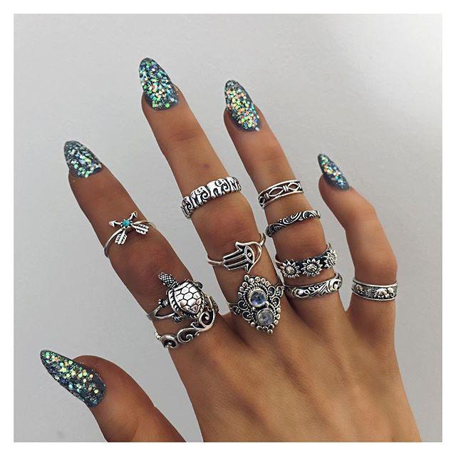 Proč sní o stříbrných prstencích na ruce?