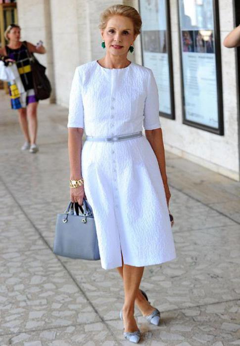 стилови хаљина за гојазне жене 50 година