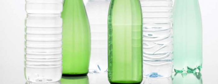 metody nawadniania kropel plastikowych butelek