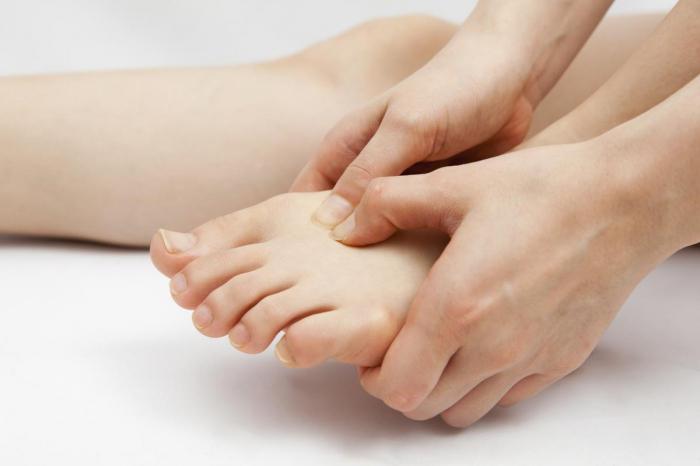 Odstranite suhe žulje na nogah
