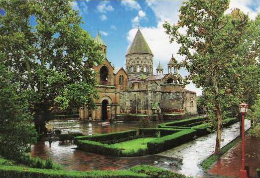 Echmiadzinova katedrala