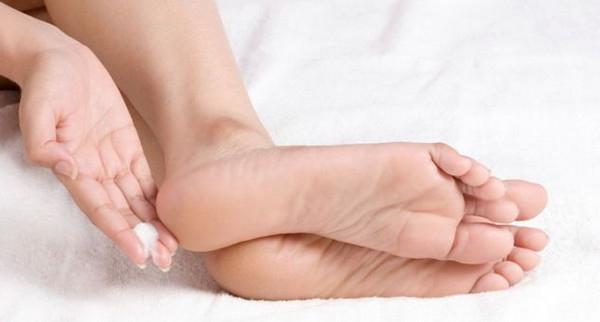 come trattare l'eczema sulle gambe