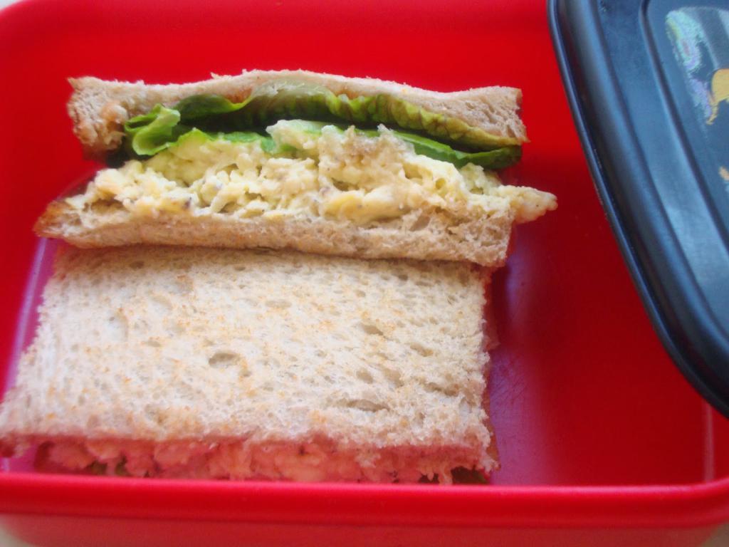 Sandwich i jaja bakalara u jetri