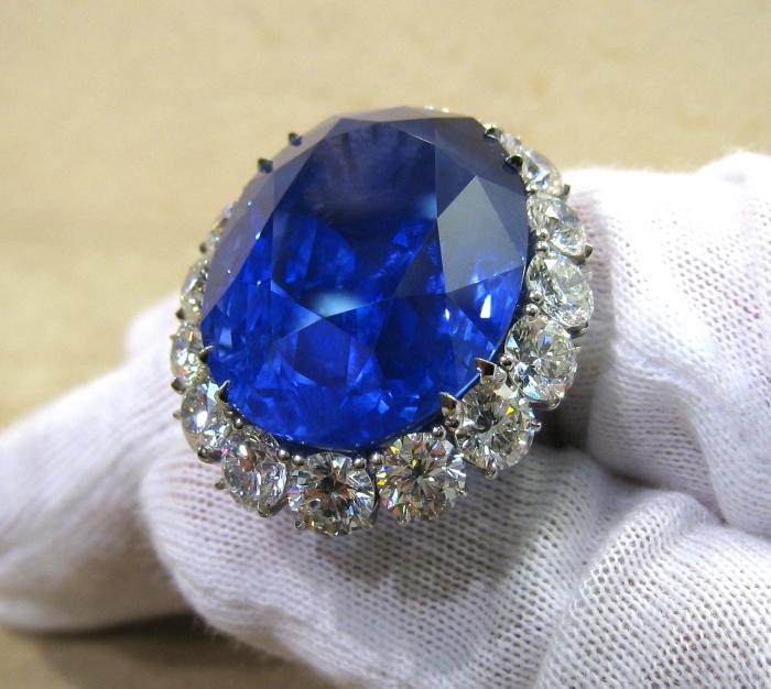 Sapphire modrá