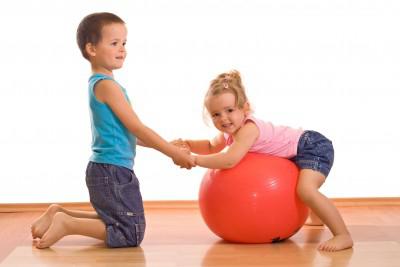 vježbe za djecu s loptom