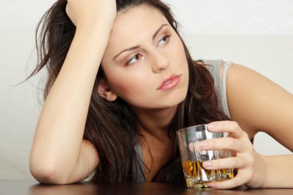 conseguenze dell'alcolismo femminile
