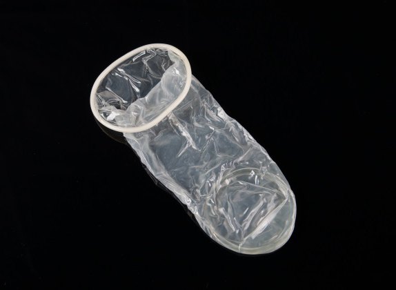 как да носят женски презерватив