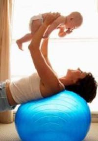 упражнения за фитбол с бебе