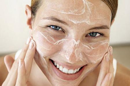 trattamento dell'acne sul viso di rimedi popolari