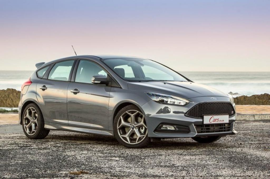 ford focus st specifiche