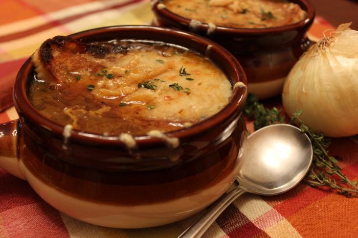 Zuppa di cipolle francese